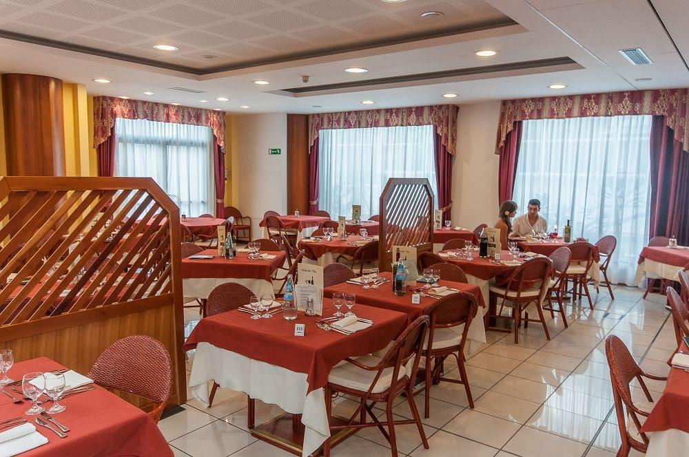 Alpholiday Dolomiti Wellness & Family Hotel Dimaro Exteriör bild