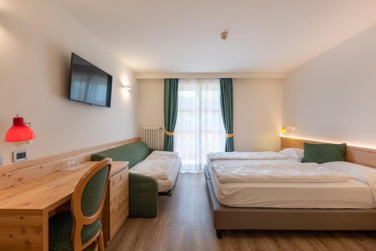 Alpholiday Dolomiti Wellness & Family Hotel Dimaro Rum bild