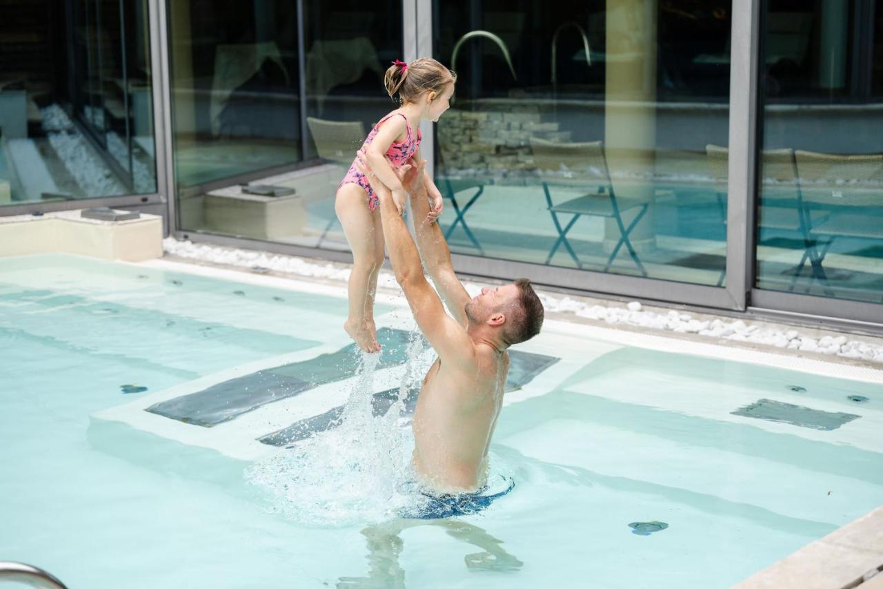 Alpholiday Dolomiti Wellness & Family Hotel Dimaro Exteriör bild