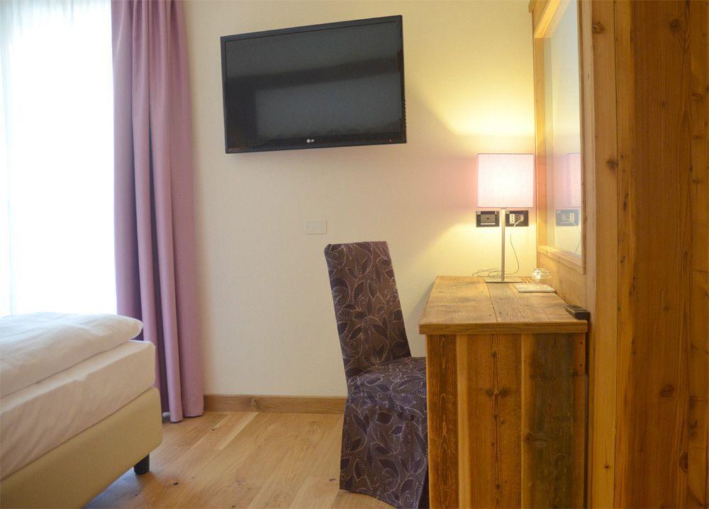 Alpholiday Dolomiti Wellness & Family Hotel Dimaro Exteriör bild