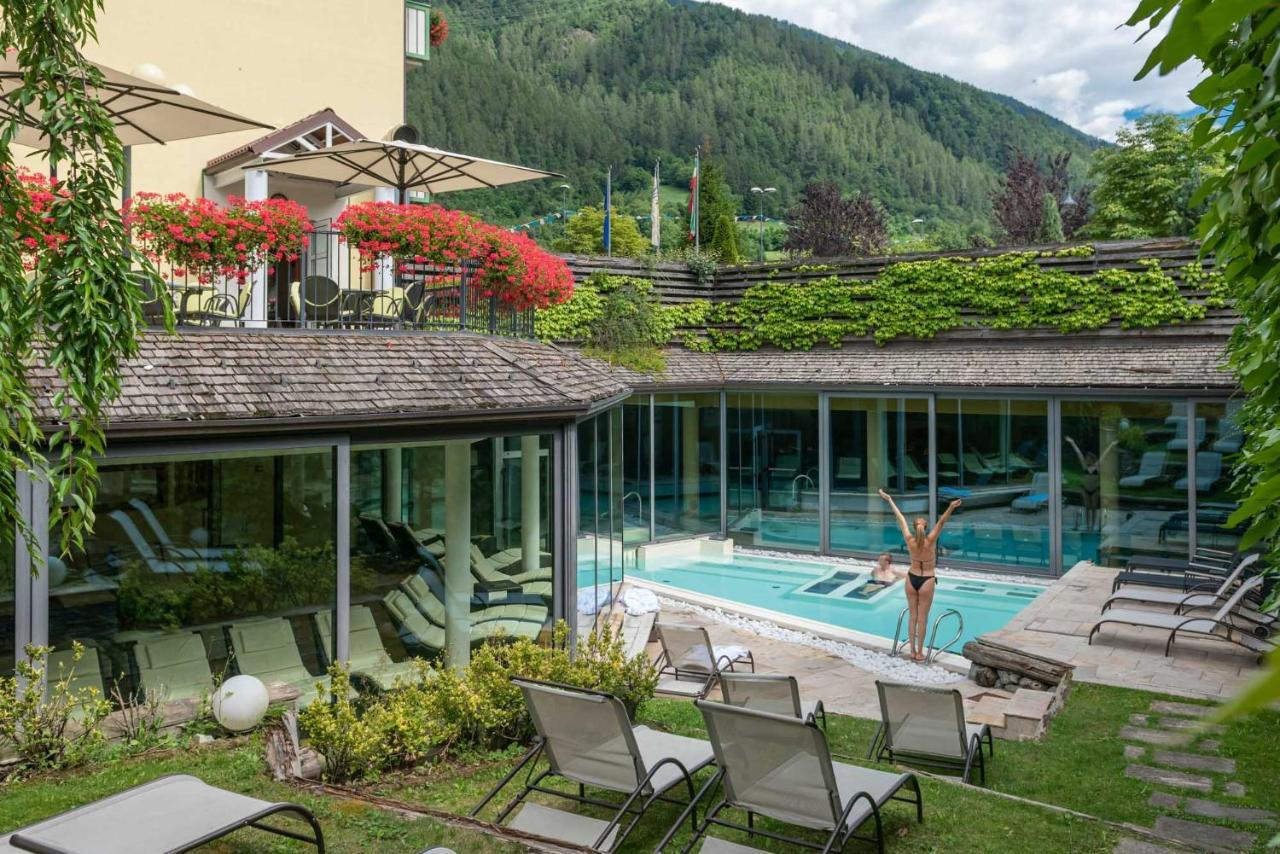 Alpholiday Dolomiti Wellness & Family Hotel Dimaro Exteriör bild
