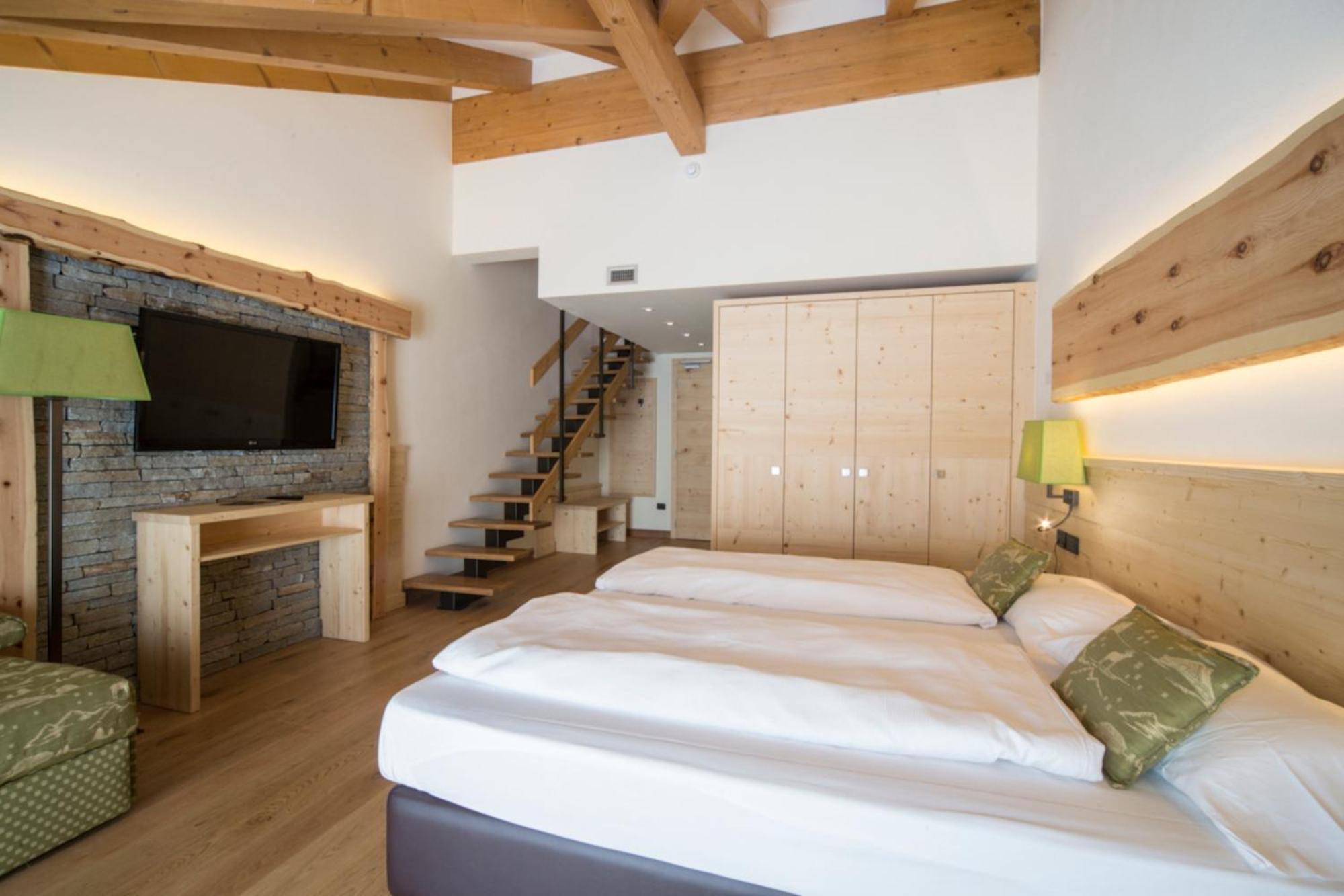 Alpholiday Dolomiti Wellness & Family Hotel Dimaro Rum bild