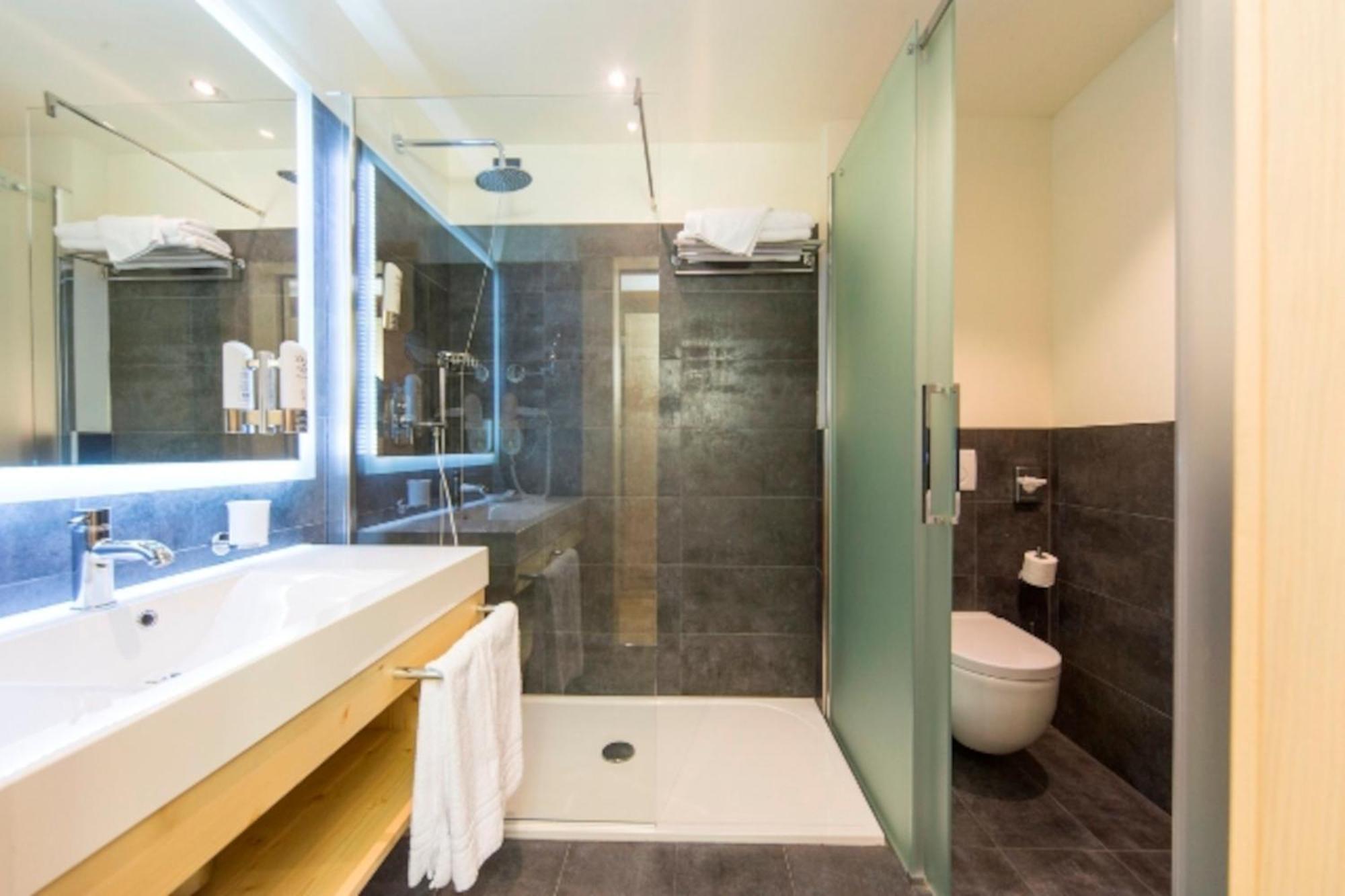 Alpholiday Dolomiti Wellness & Family Hotel Dimaro Rum bild