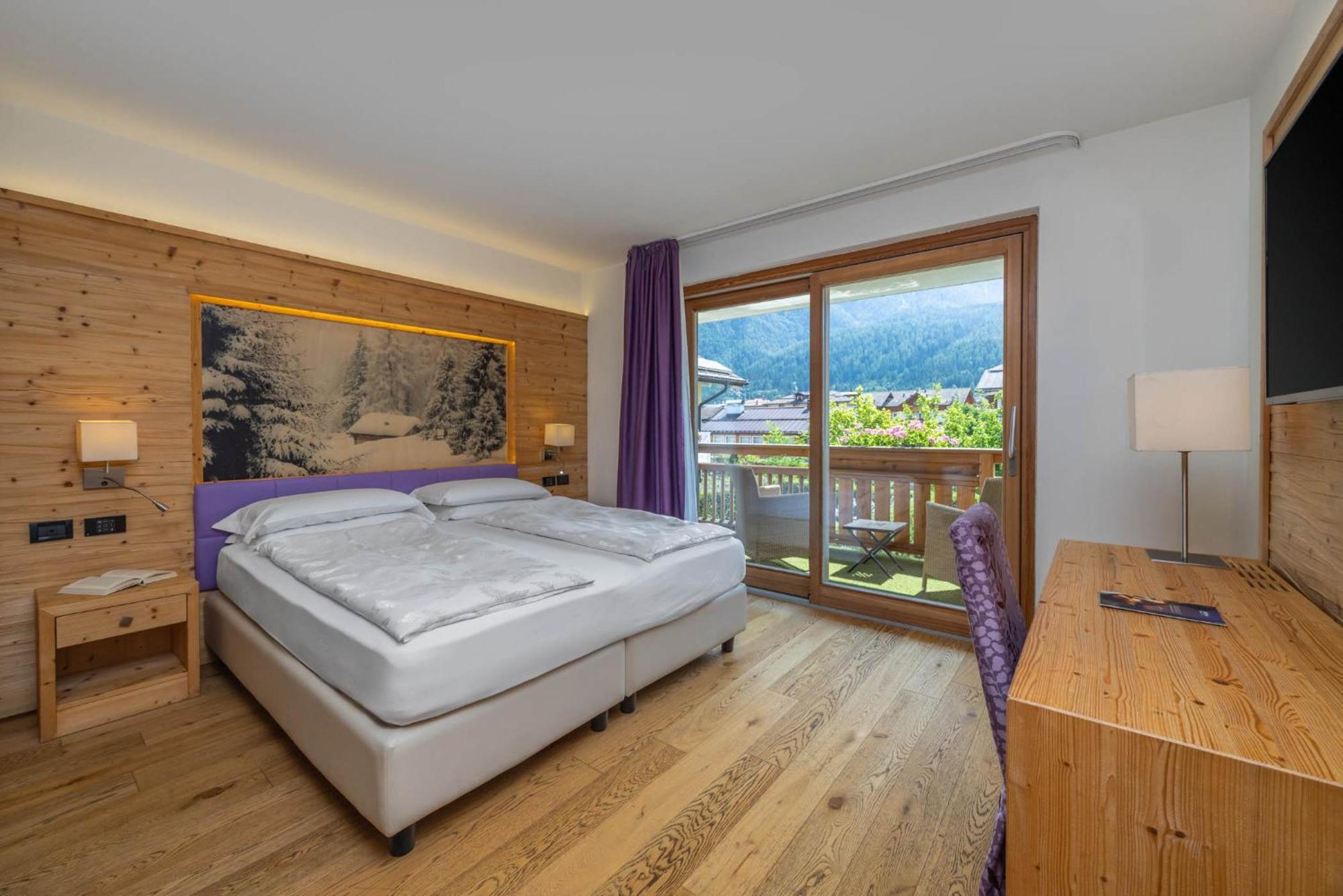 Alpholiday Dolomiti Wellness & Family Hotel Dimaro Rum bild