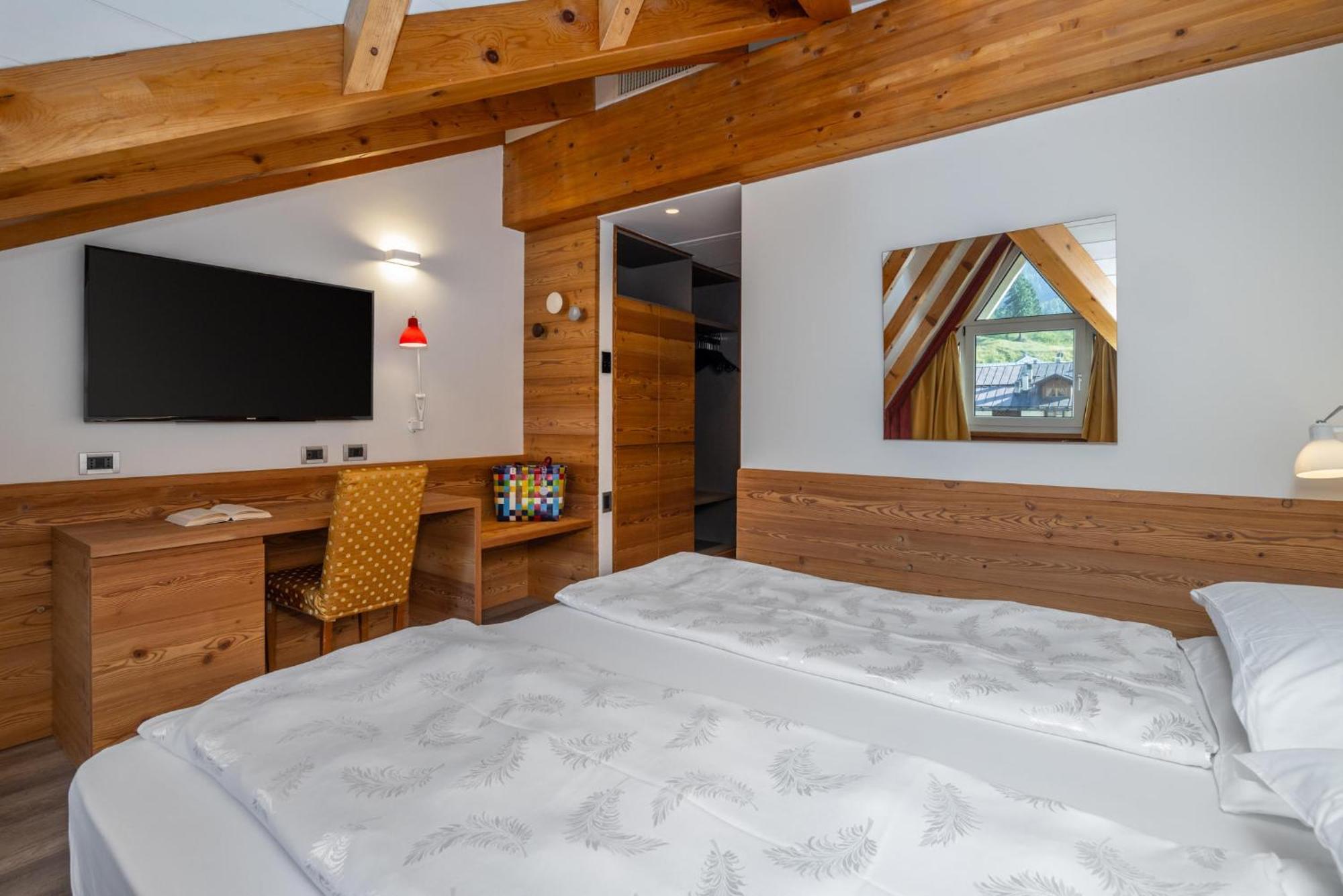 Alpholiday Dolomiti Wellness & Family Hotel Dimaro Rum bild