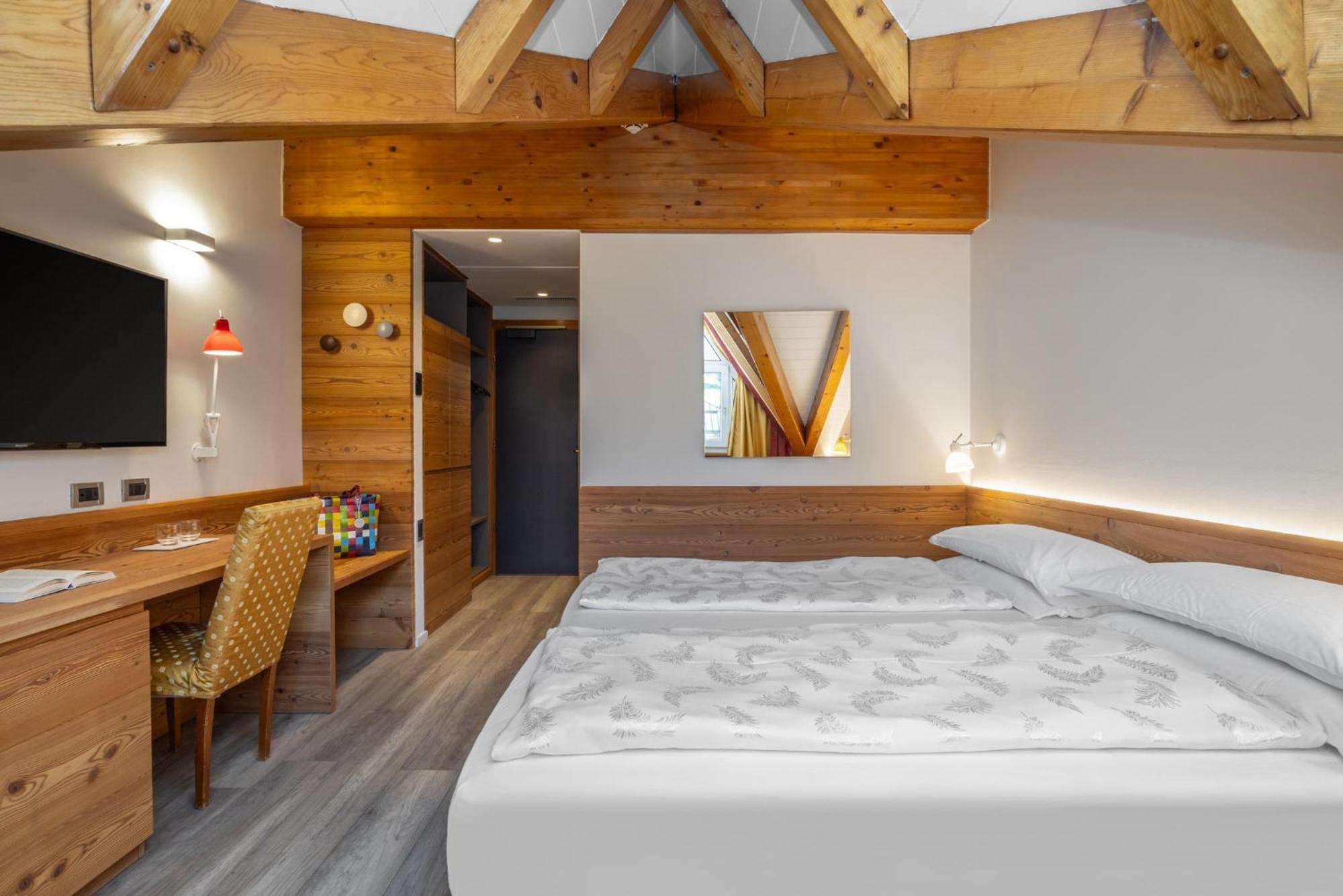 Alpholiday Dolomiti Wellness & Family Hotel Dimaro Rum bild
