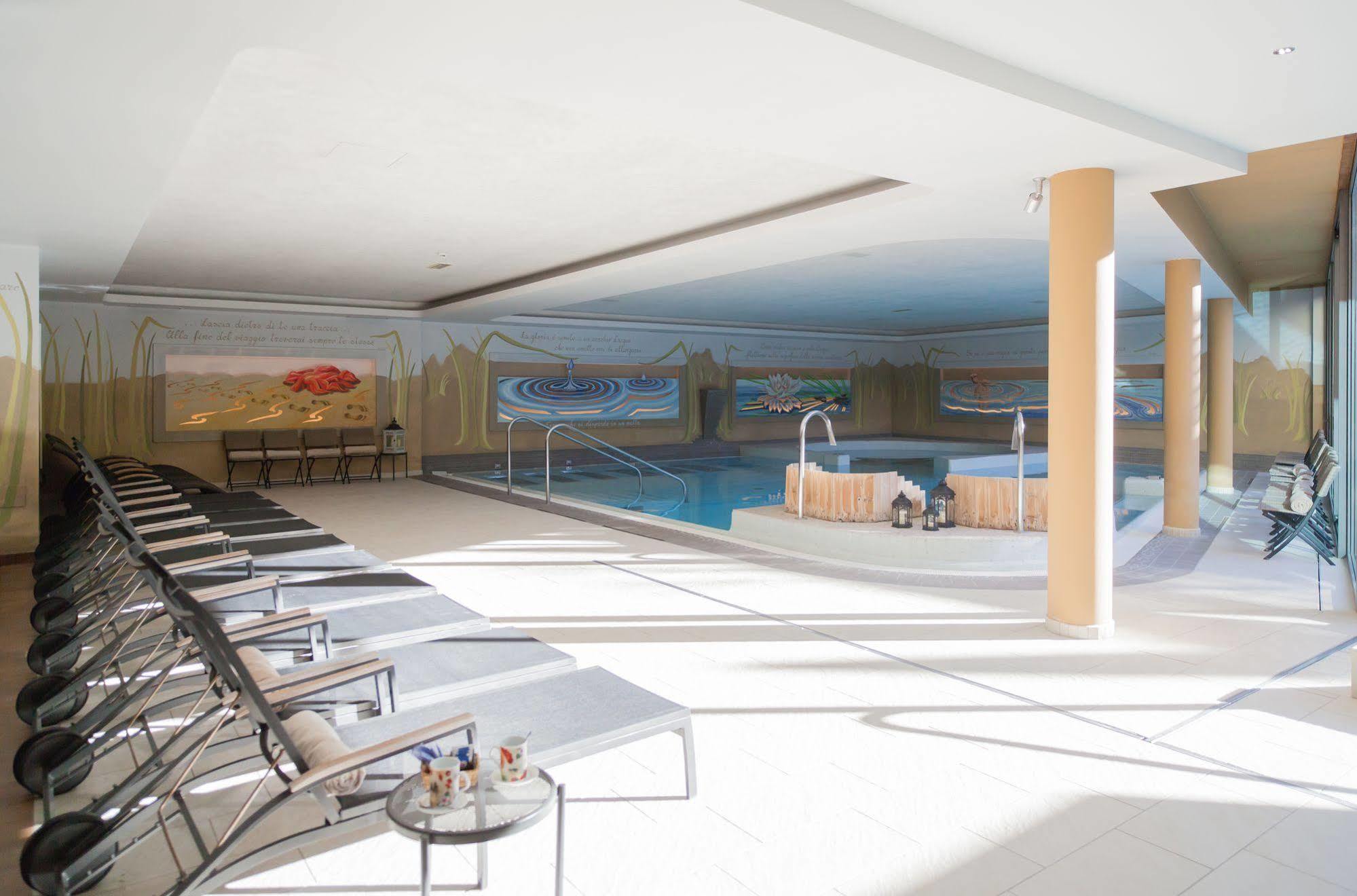 Alpholiday Dolomiti Wellness & Family Hotel Dimaro Exteriör bild