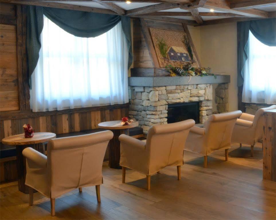 Alpholiday Dolomiti Wellness & Family Hotel Dimaro Exteriör bild
