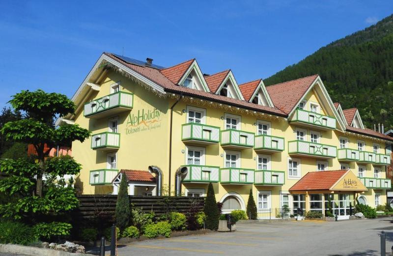Alpholiday Dolomiti Wellness & Family Hotel Dimaro Exteriör bild